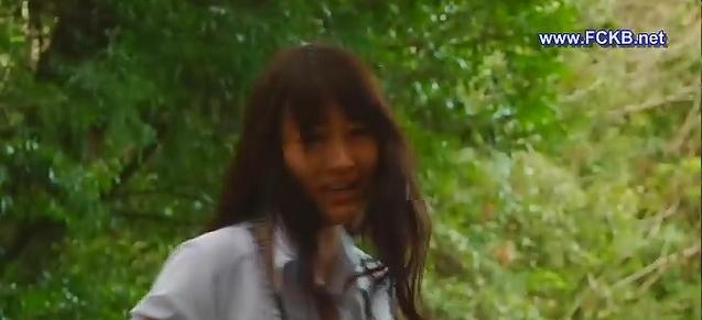 少女逃脱恐怖游戏攻略（惊险刺激的恐怖游戏中，如何帮助少女逃离死亡魔爪？）-第2张图片-游戏玩法大全_